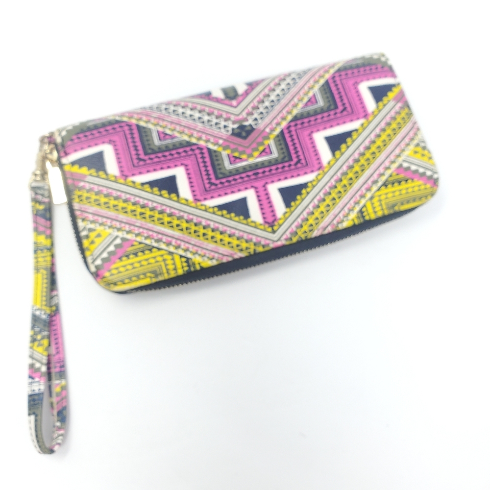 Target Brand Colorful Faux leather full zip full size wallet in Great condition